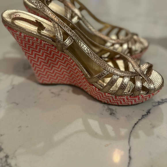 Lilly Pulitzer Gold and Pink Wedges - Picture 2 of 3